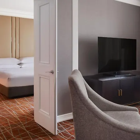 Brisbane Marriott Hotel Exterior photo A suite at the Conrad Washington