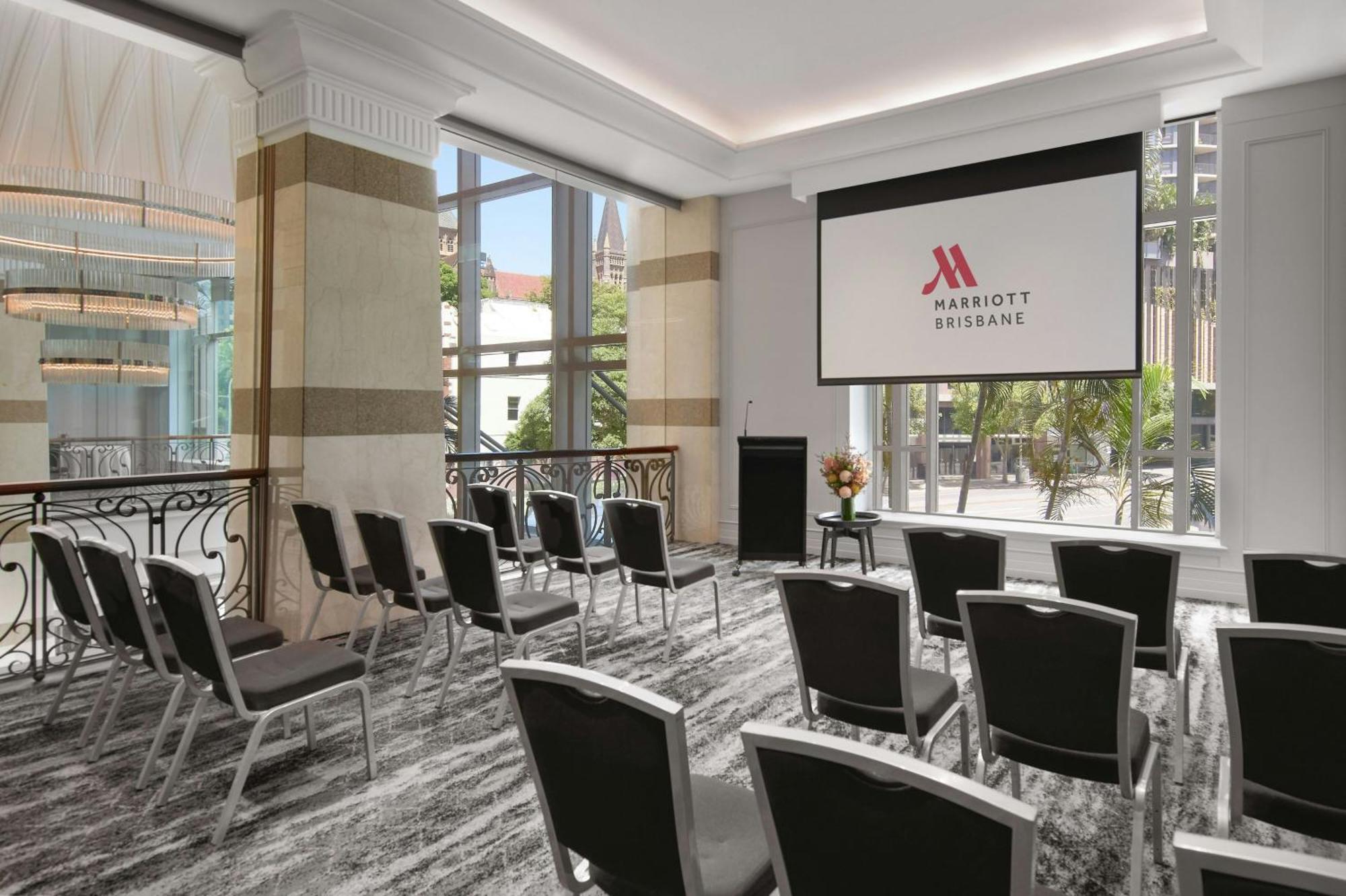 Marriott Hotel 5*